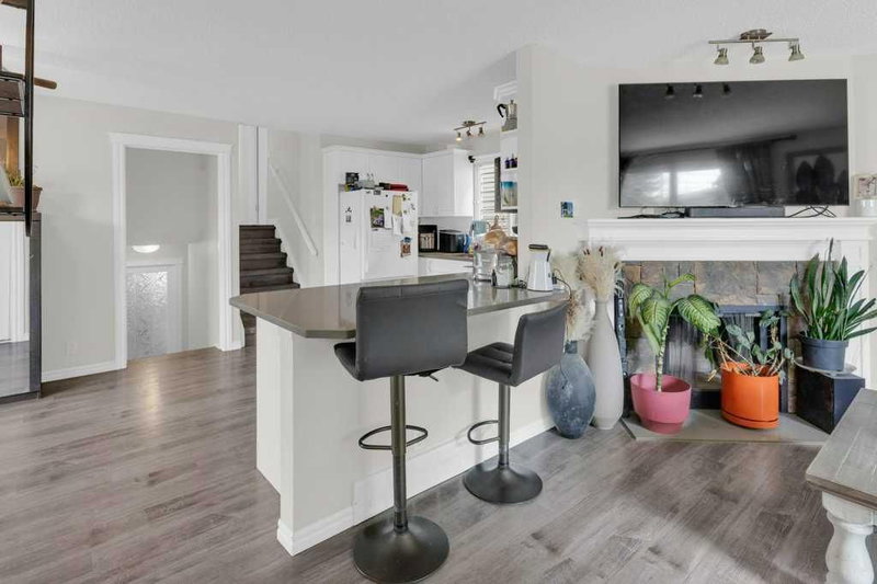 171 Erin Mount Place SE, Erin Woods — interior photo 5