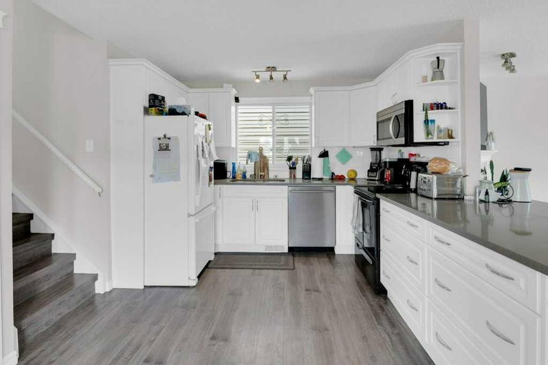 171 Erin Mount Place SE, Erin Woods — interior photo 6