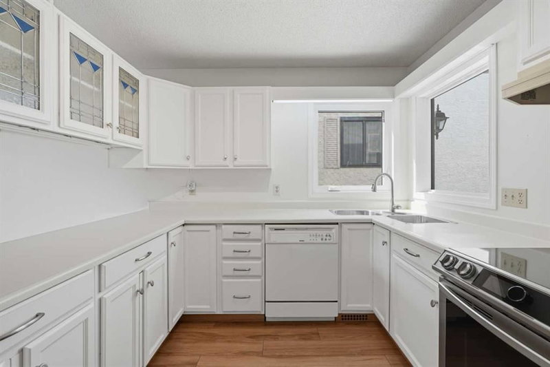 30 Sandarac Circle NW, Sandstone Valley — interior photo 6