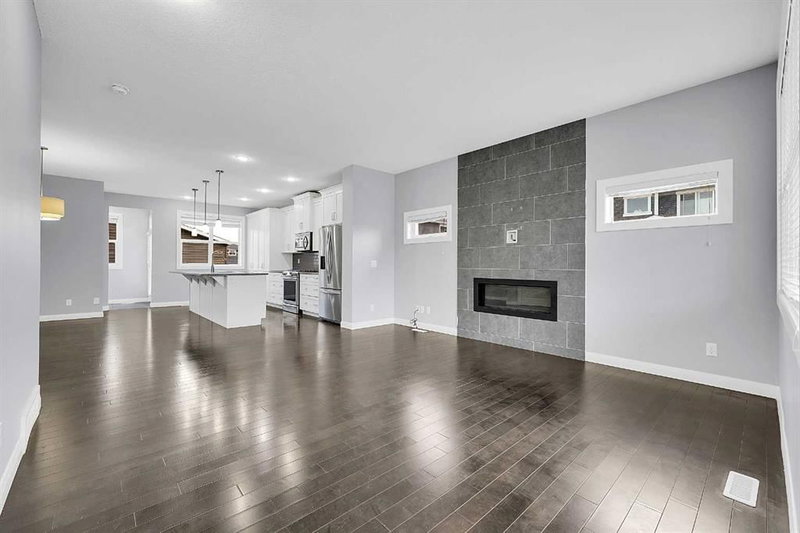 95 Redstone Park NE, Redstone — interior photo