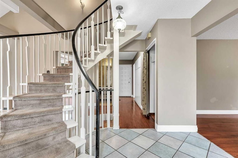 5820 Dalmead Crescent NW, Dalhousie — interior photo