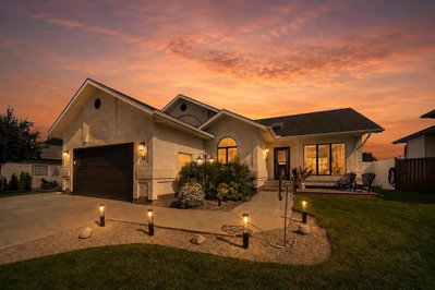 14 Denison Crescent