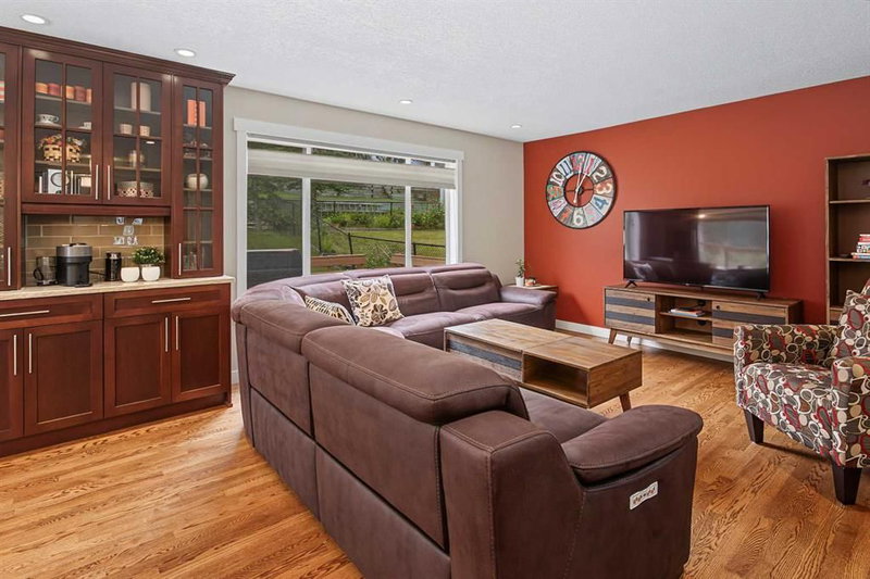 21 Edgebrook Park NW, Edgemont — interior photo