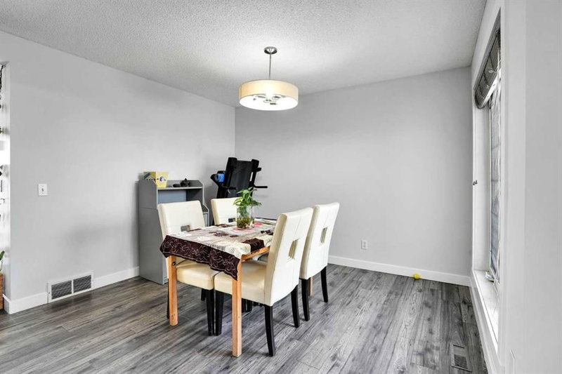 101 Douglas Ridge Circle SE, Douglasdale/Glen — interior photo 6
