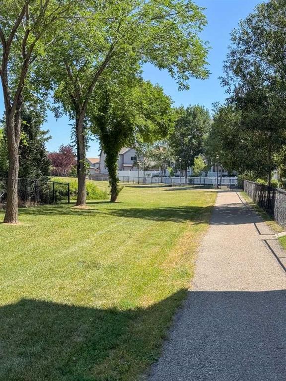 457 Elgin Gardens SE, McKenzie Towne — interior photo
