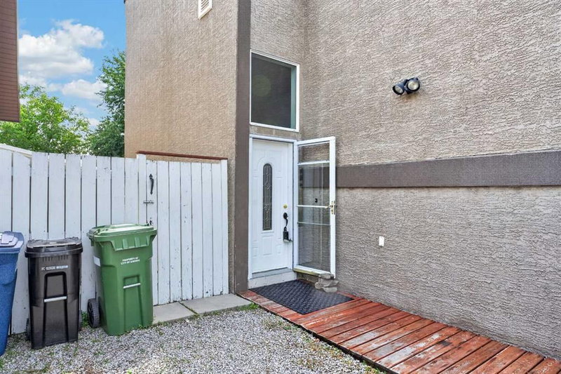 91 Emberdale Way SE