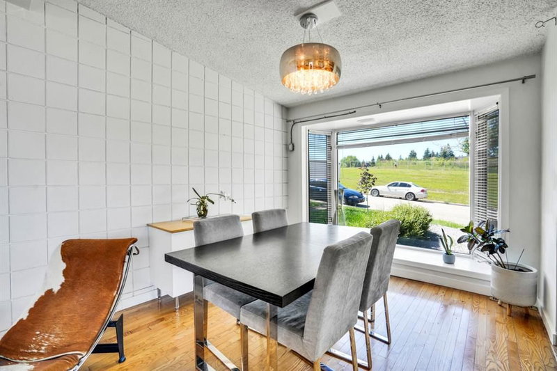 116 Selkirk Drive SW, Southwood — interior photo 5