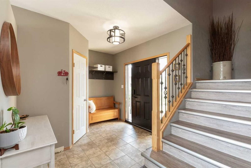 242 Heritage Circle W