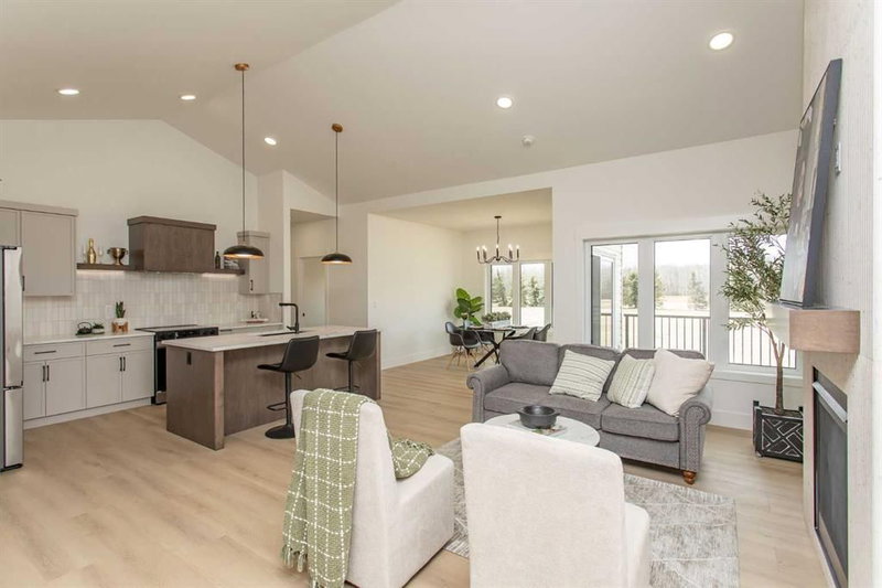 203 - 38452 Range Road 284