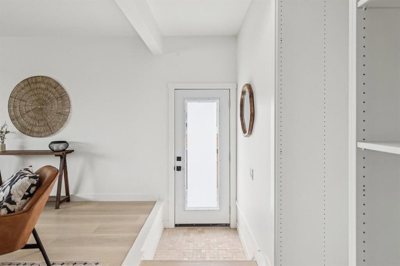 1212 Lake Sylvan Drive SE, Bonavista Downs — interior photo