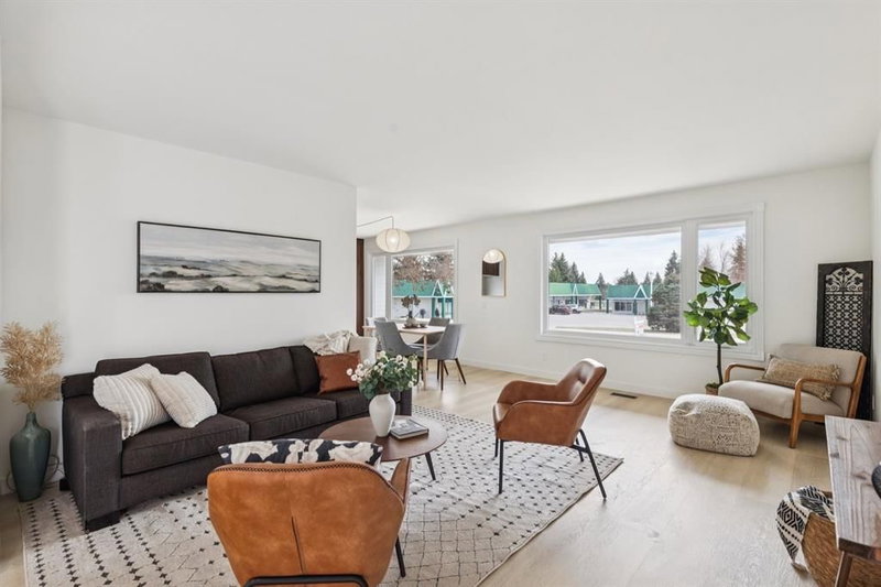 1212 Lake Sylvan Drive SE, Bonavista Downs — interior photo 5
