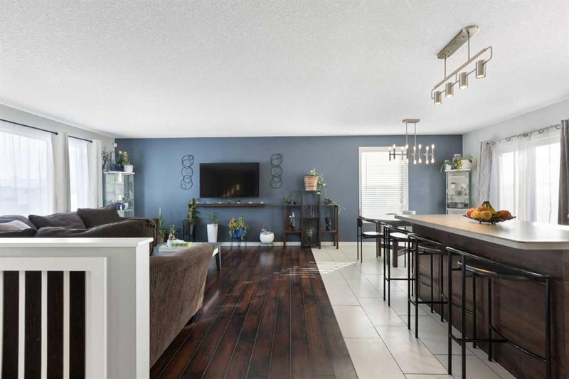 172 Rundlefield Crescent NE, Rundle — interior photo