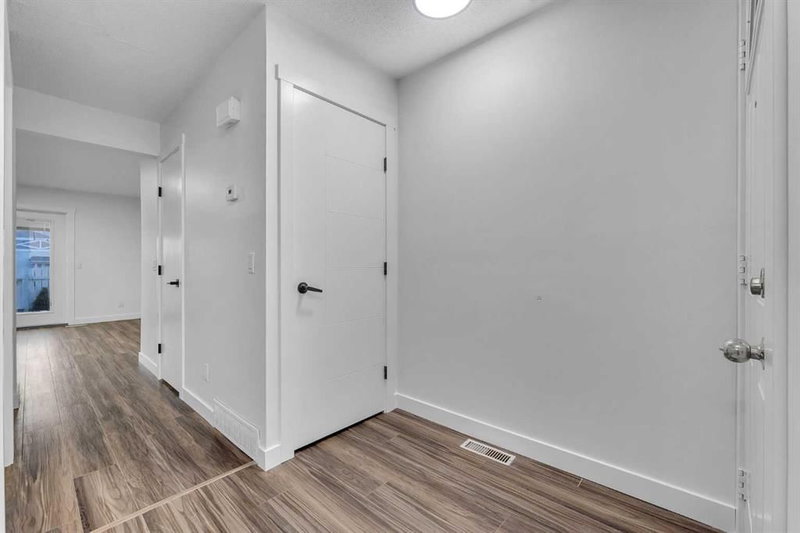 429 Georgian Villas NE, Marlborough Park — interior photo 6