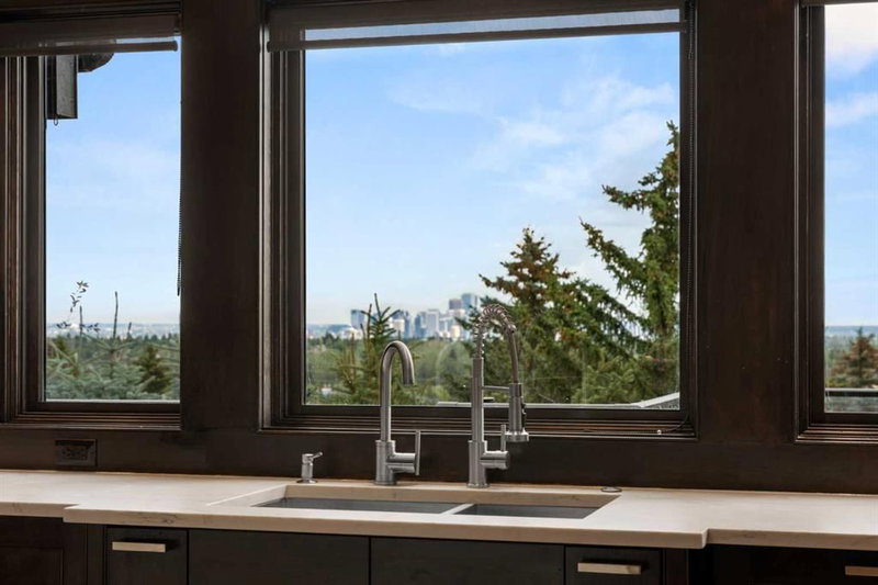 2724 Signal Ridge View SW, Signal Hill — interior photo 5