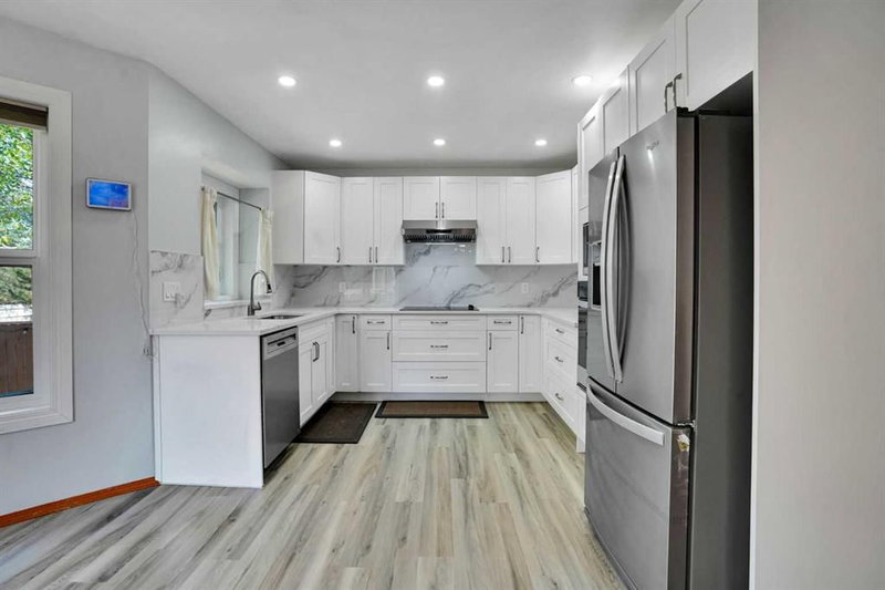 16 Sun Harbour Crescent SE