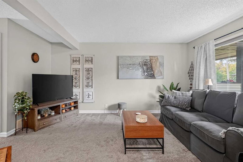 45, 380 Bermuda Drive NW, Beddington Heights — interior photo