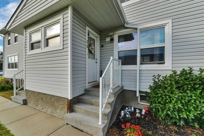 11 Poplar Crescent