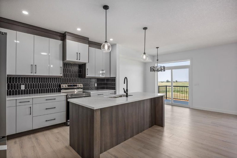 140 Lakewood Crescent, Lakewood — interior photo 5