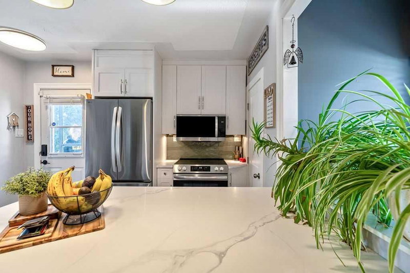 101 S Railway Street, Heritage Okotoks — interior photo