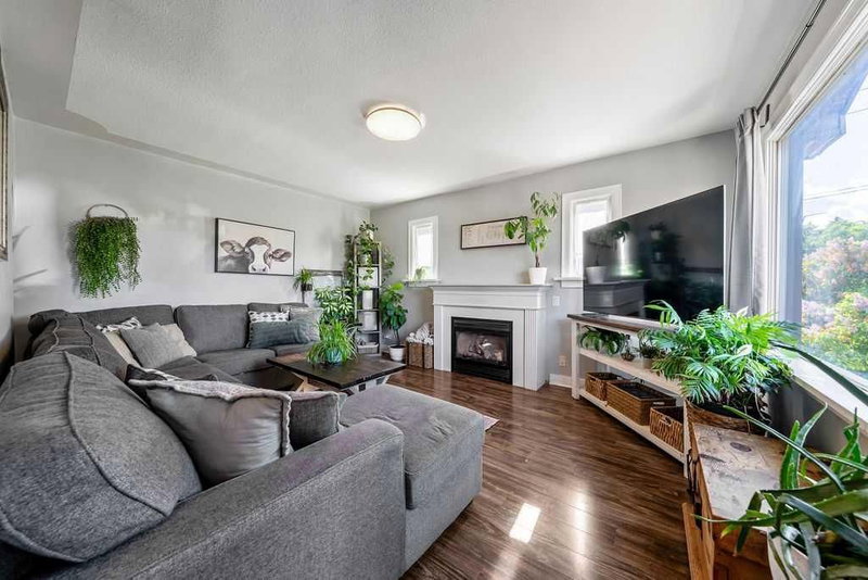 101 S Railway Street, Heritage Okotoks — interior photo 5