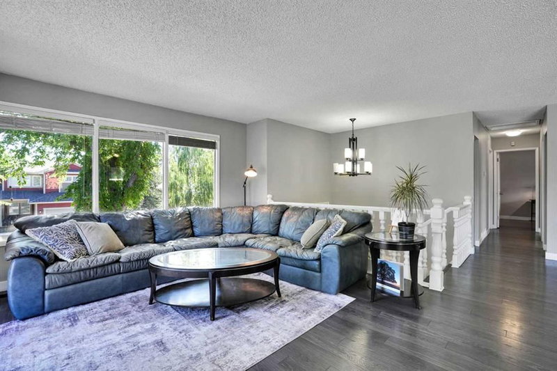 9667 Oakhill Drive SW, Oakridge — interior photo 5