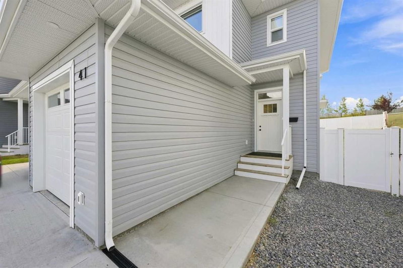 41 Pinnacle Close