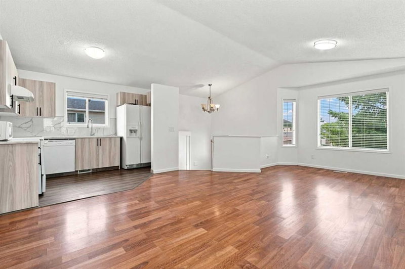 11 Martin Crossing Rise NE, Martindale — interior photo 5