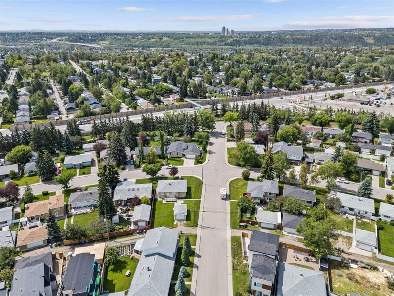 2140 Halifax Crescent NW, Banff Trail — interior photo 5