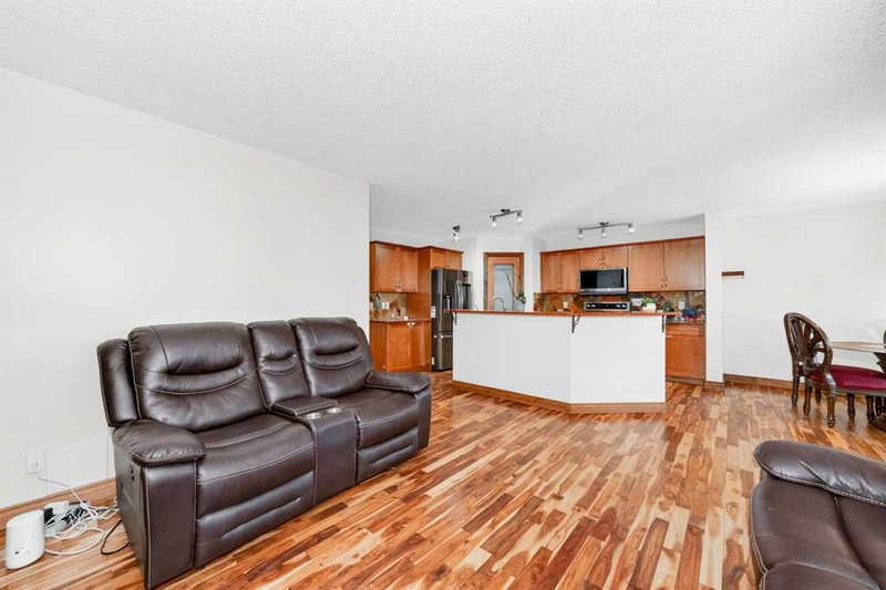 988 Copperfield Boulevard SE, Copperfield — interior photo 6