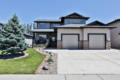19 Canyoncrest Court W