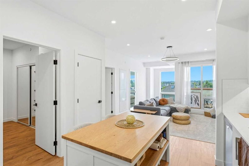 338, 110 18A Street NW, West Hillhurst — interior photo
