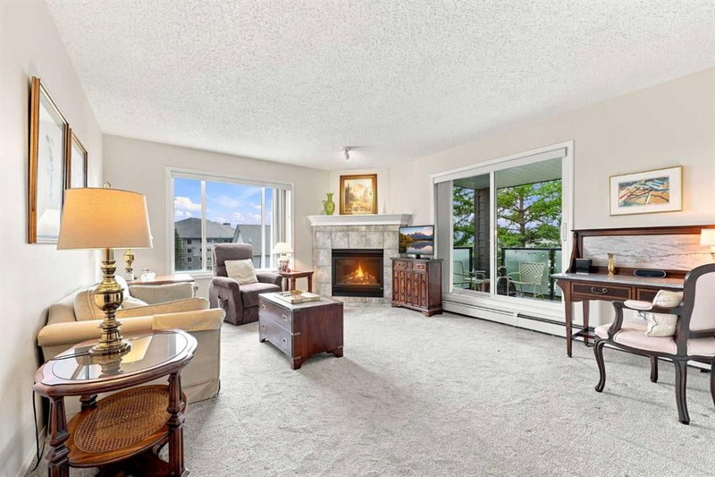 308, 10 Sierra Morena Mews SW, Signal Hill — interior photo