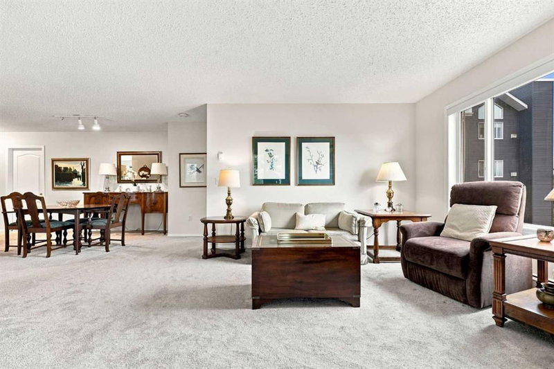 308, 10 Sierra Morena Mews SW, Signal Hill — interior photo 5