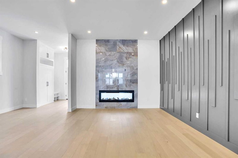 2823 29 Street SW, Killarney/Glengarry — interior photo