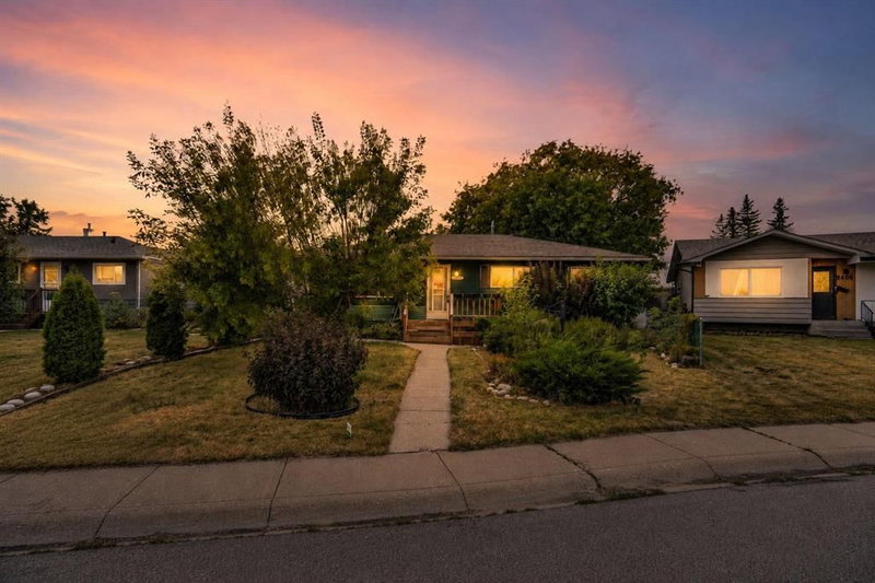5404 Valentine Crescent SE