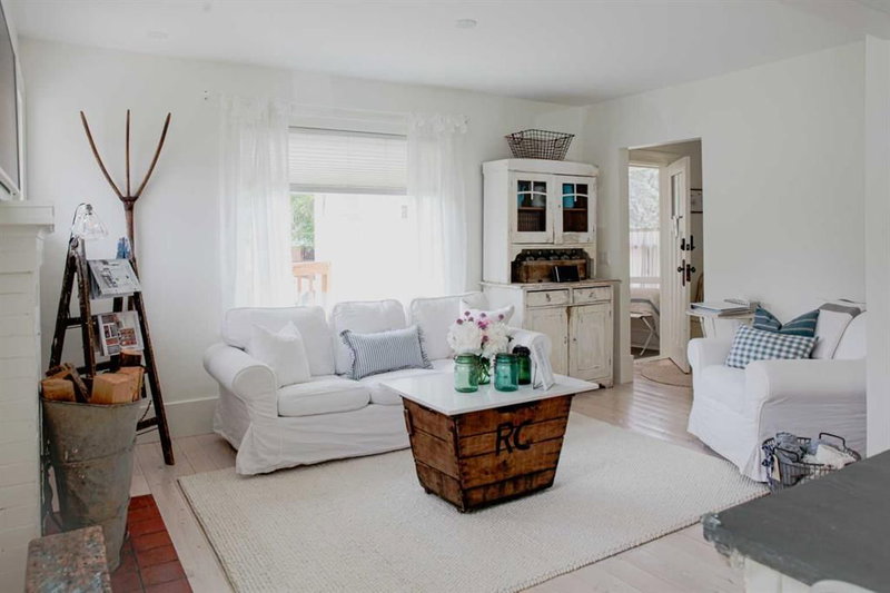 1312 4 Street NW, Crescent Heights — interior photo