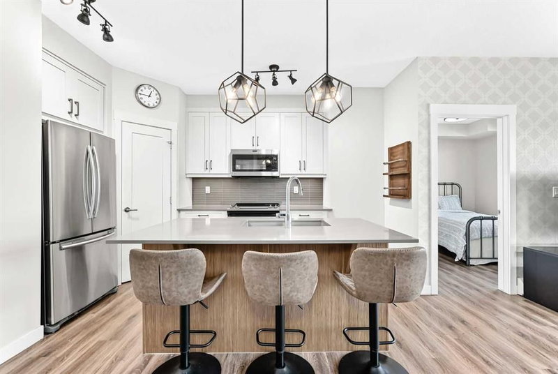 120, 10 Walgrove Walk SE, Walden — interior photo 5