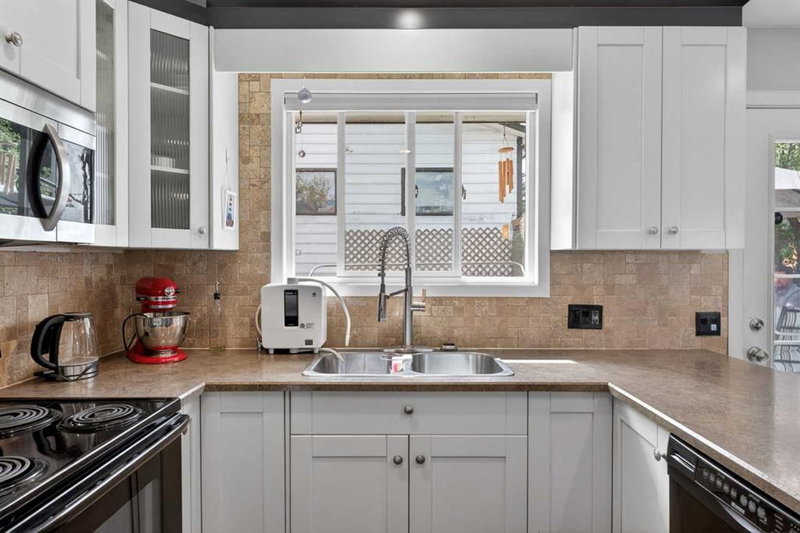7539 Hunterview Drive NW, Huntington Hills — interior photo
