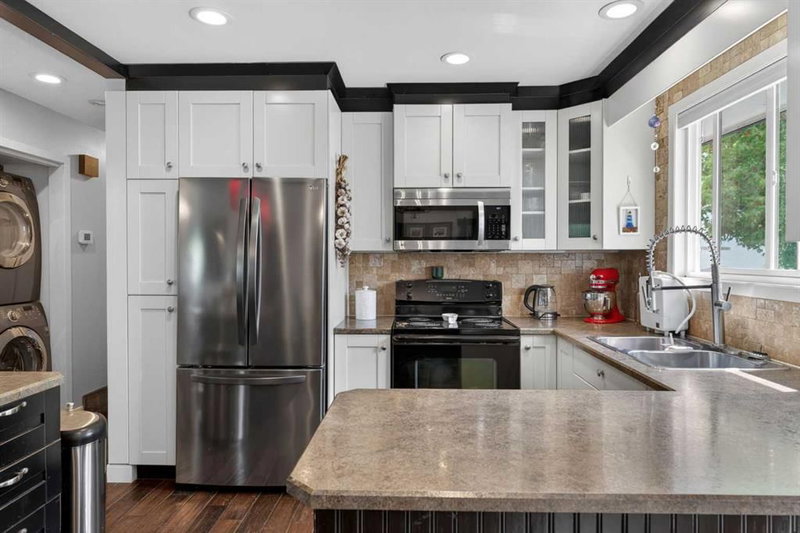 7539 Hunterview Drive NW, Huntington Hills — interior photo 5