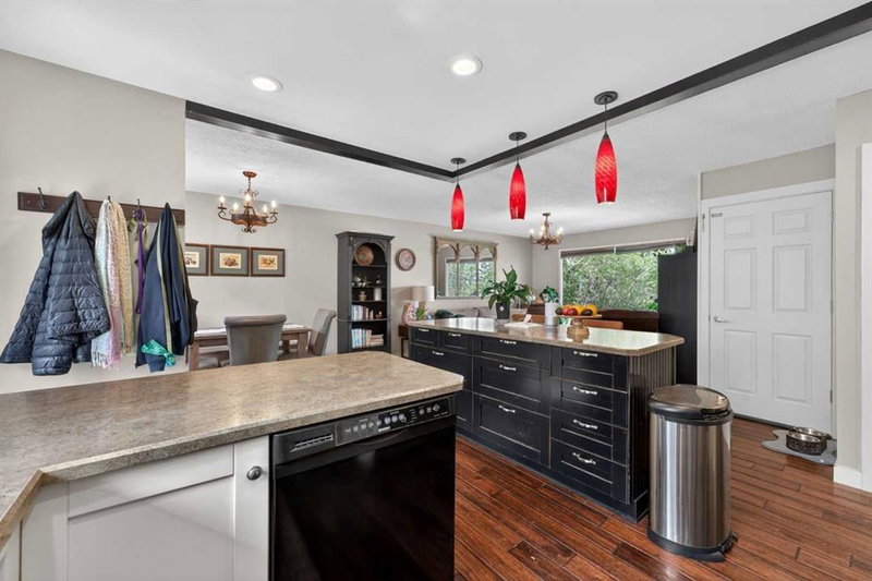 7539 Hunterview Drive NW, Huntington Hills — interior photo 6