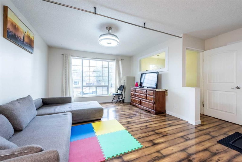 70 Martindale Boulevard NE, Martindale — interior photo 6
