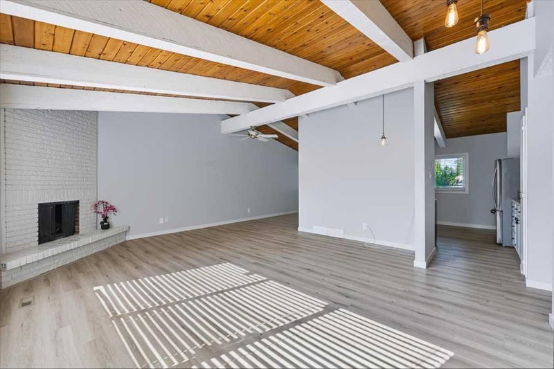 10827 Brae Road SW, Braeside — interior photo