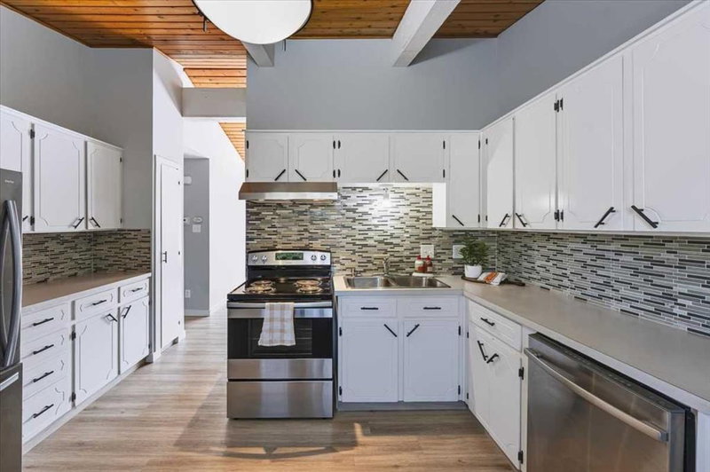 10827 Brae Road SW, Braeside — interior photo 6