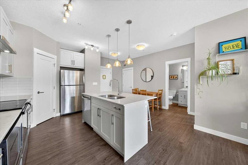 310, 10 Walgrove Walk SE, Walden — interior photo 5