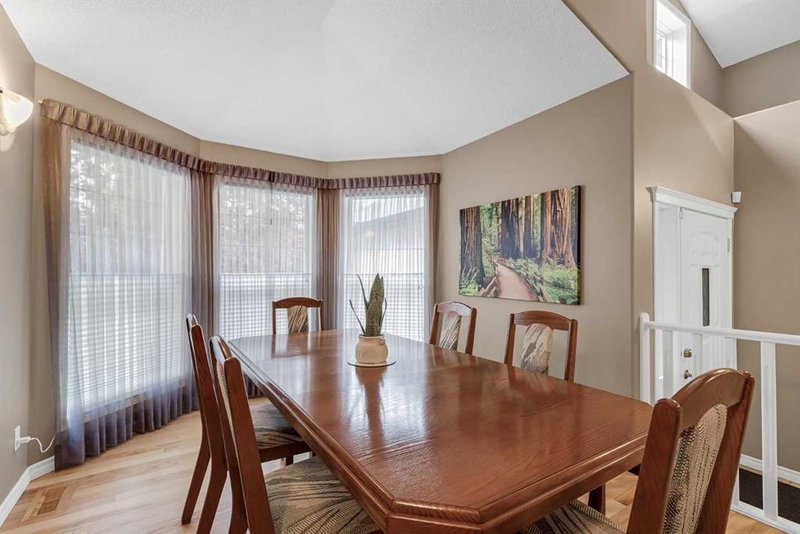 10 Strathlea Grove SW, Strathcona Park — interior photo