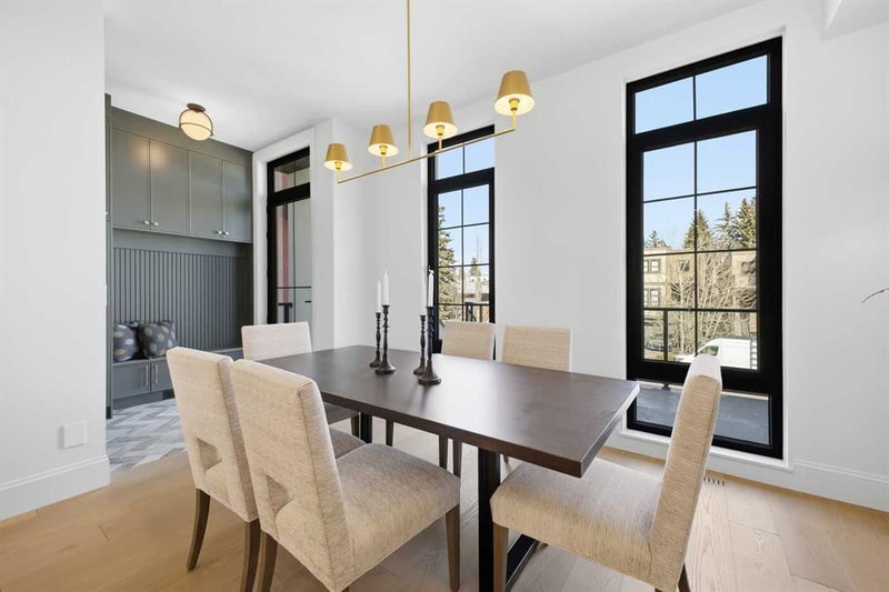 2025 27 Avenue SW, South Calgary — interior photo 5