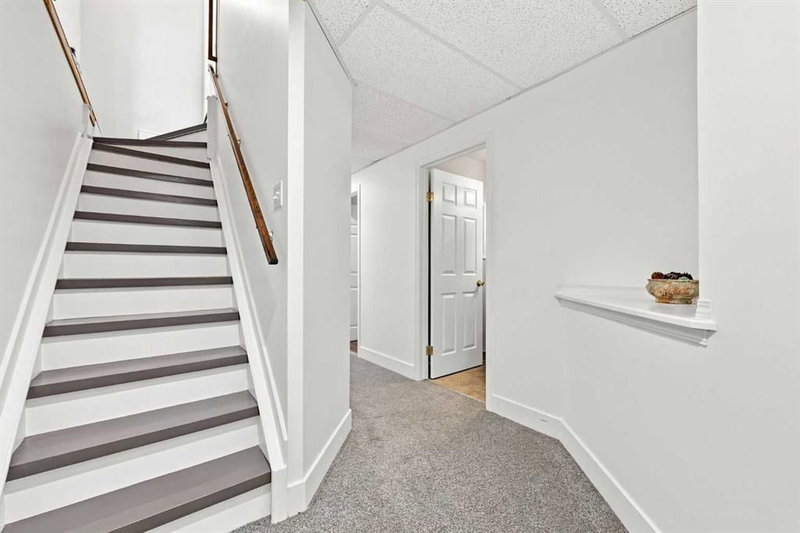 454 Millrise Square SW, Millrise — interior photo