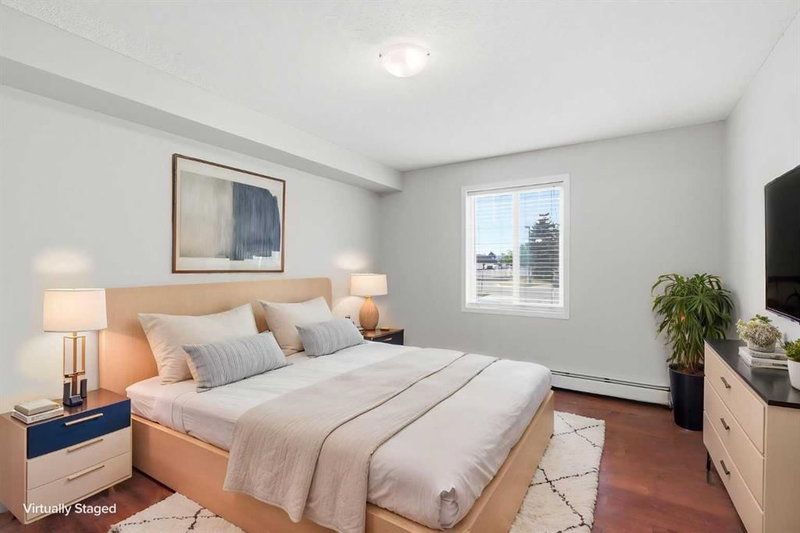 102, 17 Country Village Bay NE, Country Hills Village — interior photo 7