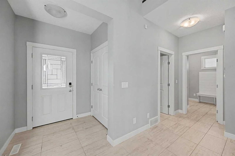 604 Midtown Place SW