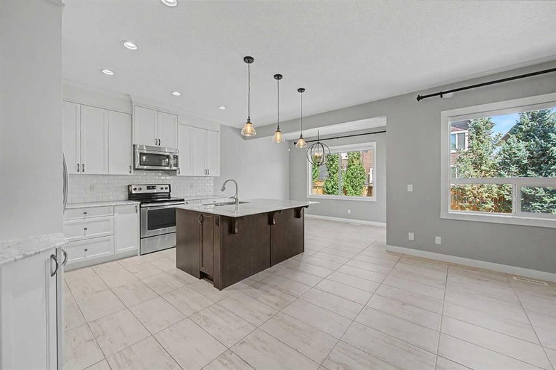 604 Midtown Place SW